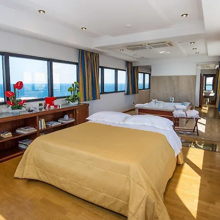Bellavista Club-caroli فندق 3*