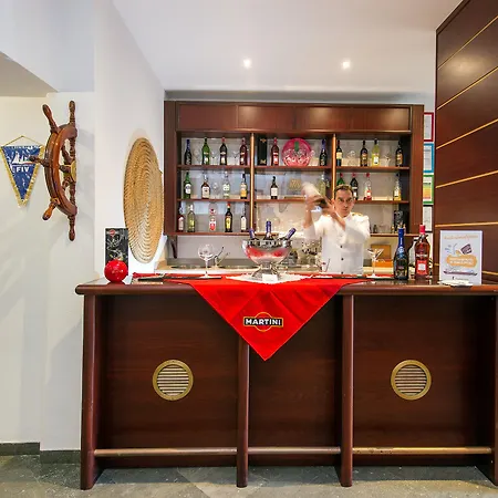 Bellavista Club-caroli فندق 3*
