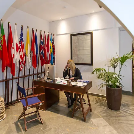 Bellavista Club-caroli מלון