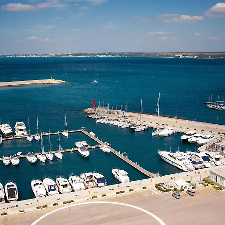 מלון Bellavista Club-caroli