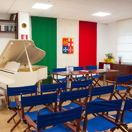 מלון Bellavista Club-caroli 3*